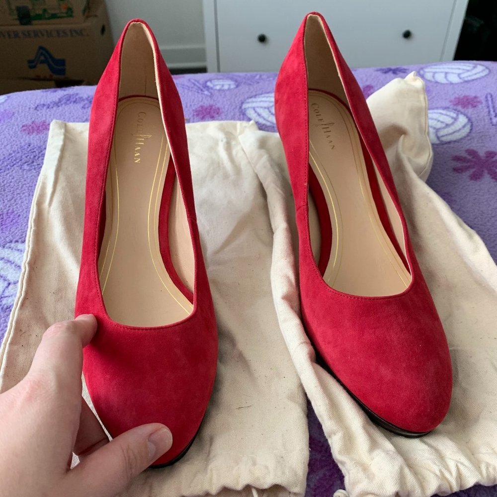 Cole Haan Nike Air Size 10.5 Red Suede Pumps